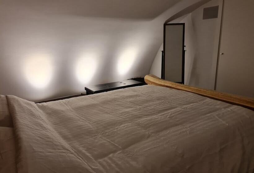 1 Bed Cottage With Indoor Hot Tub And Sauna