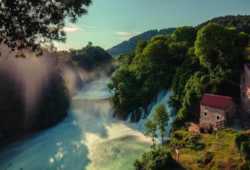 Hotel Awesome Suite With Breakfast Included