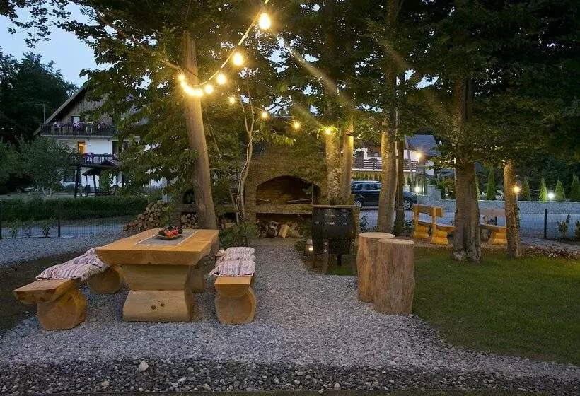 Hotelli B&b Plitvice Holiday Lodge