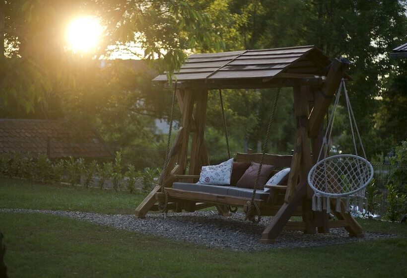 فندق B&b Plitvice Holiday Lodge