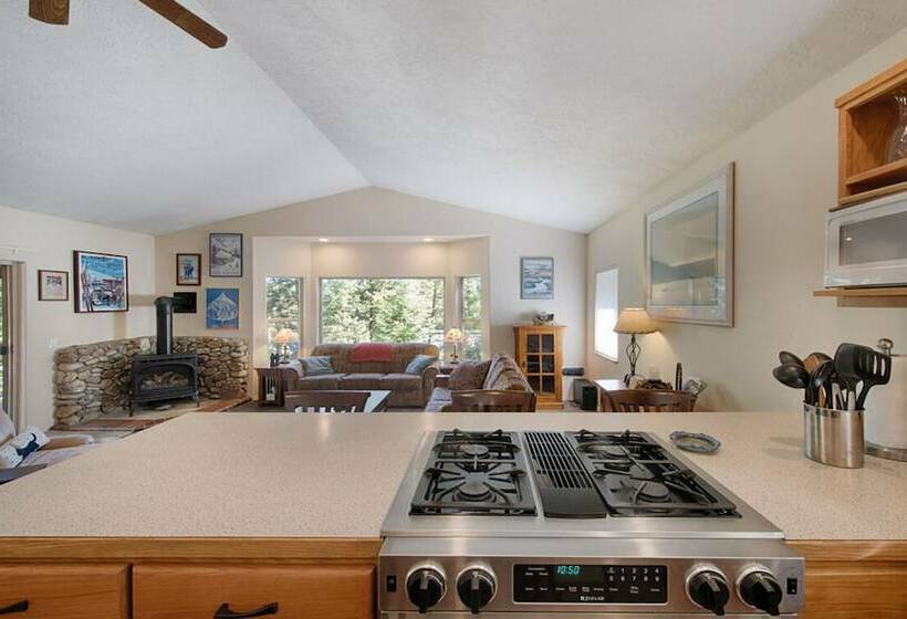 Syringa House By Casago Mccall  Donerightmanagement