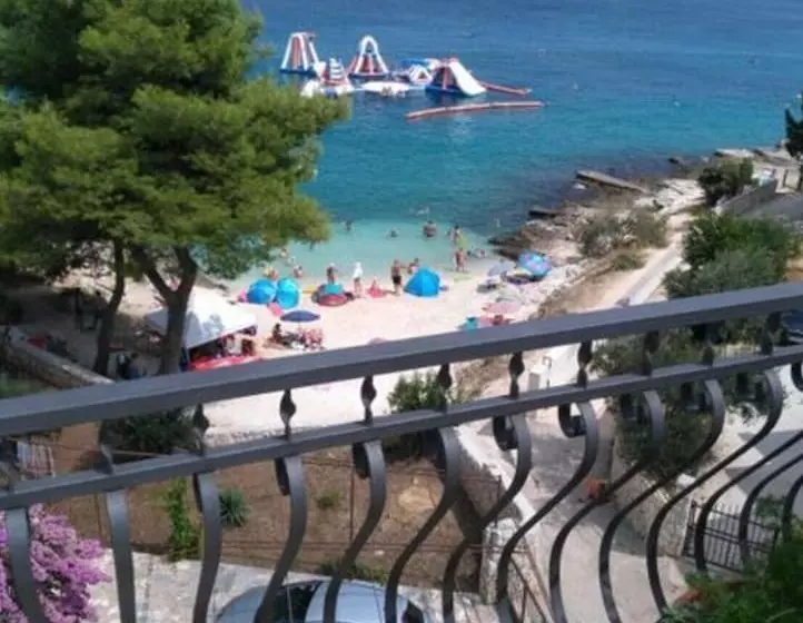 Hotelli Private Double Bed Room With Balcony And Sea View