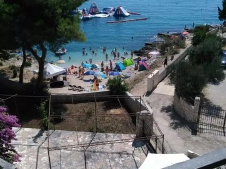 Hotelli Private Double Bed Room With Balcony And Sea View