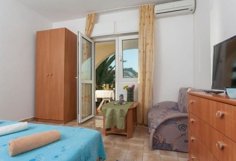 ホテル Private Double Bed Room With Balcony And Sea View