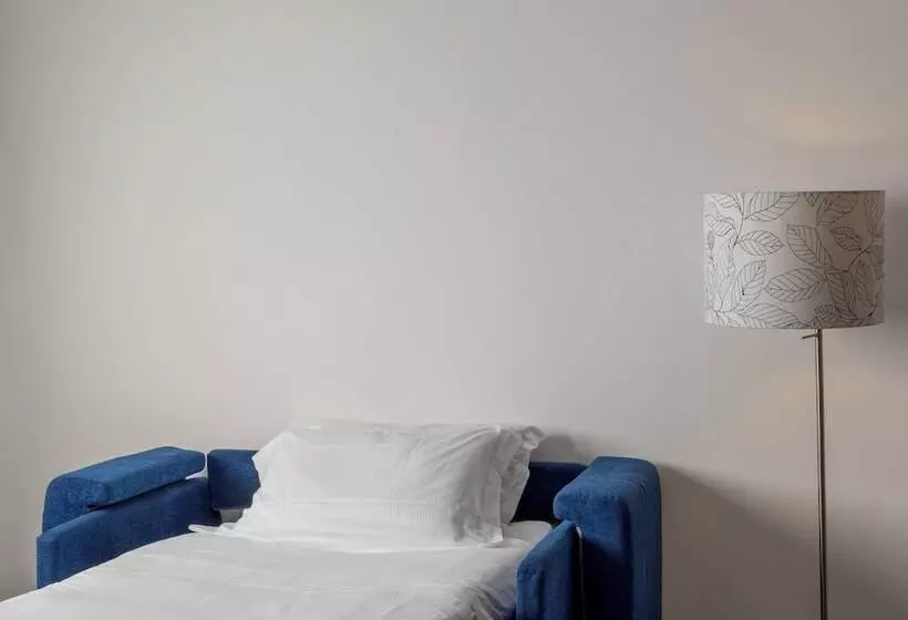 Hotel V