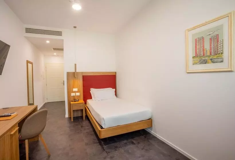 Hotel V