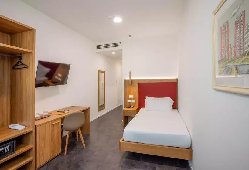 Hotel V