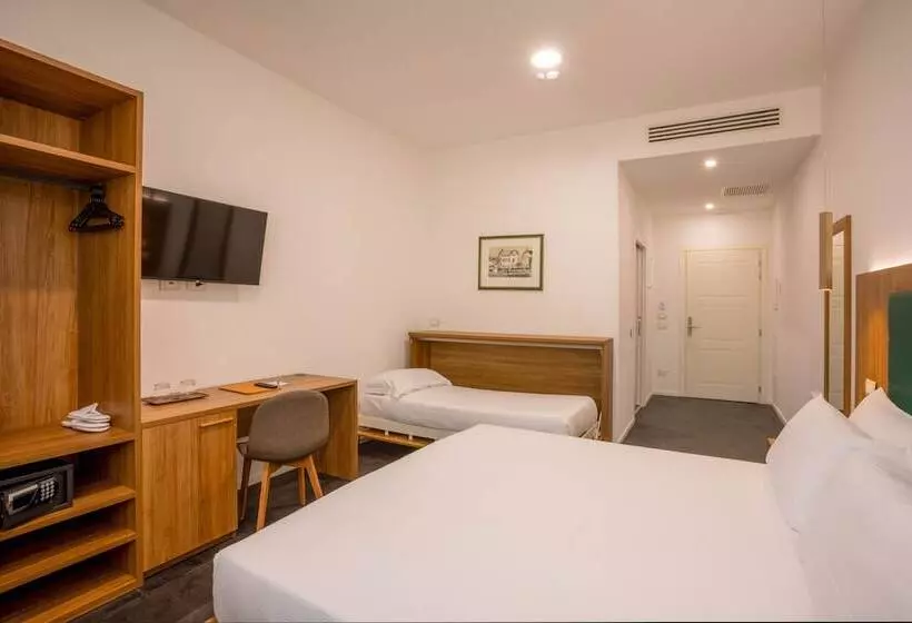Hotel V