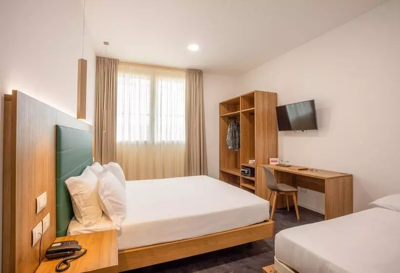 Hotel V