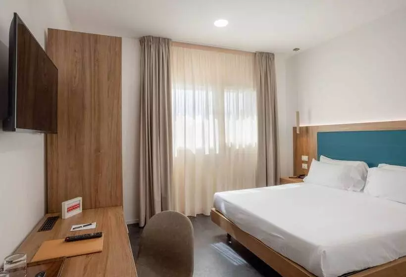 Hotel V