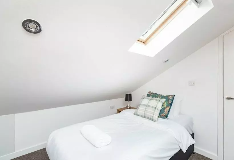 Residenssi Sunny Terrace By Kasar Stays