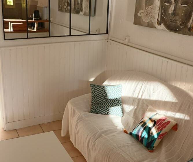 פנסיון Maison De Village Donzère