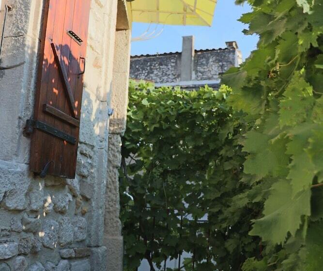 פנסיון Maison De Village Donzère