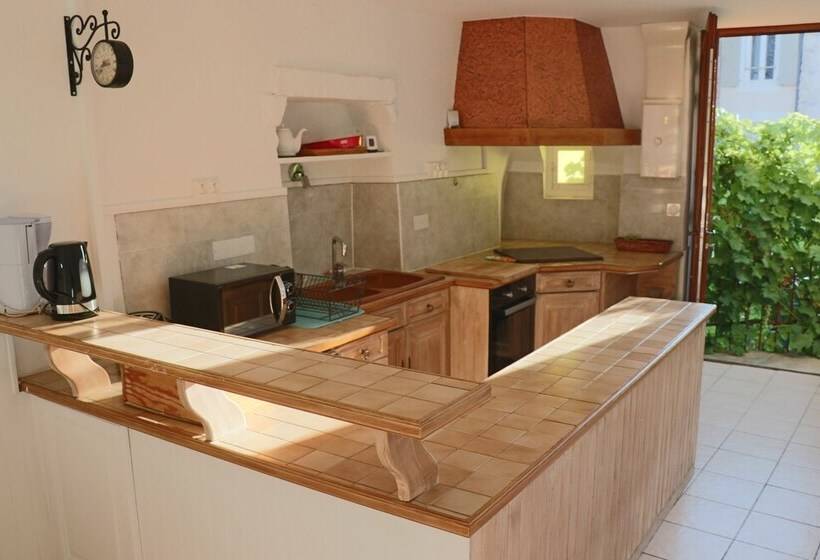 פנסיון Maison De Village Donzère