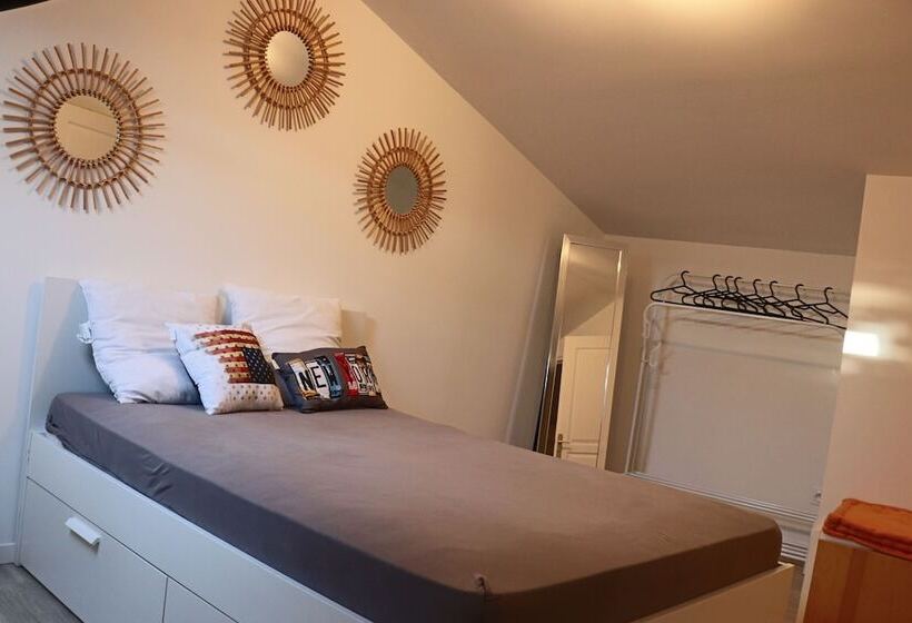 פנסיון Maison De Village Donzère