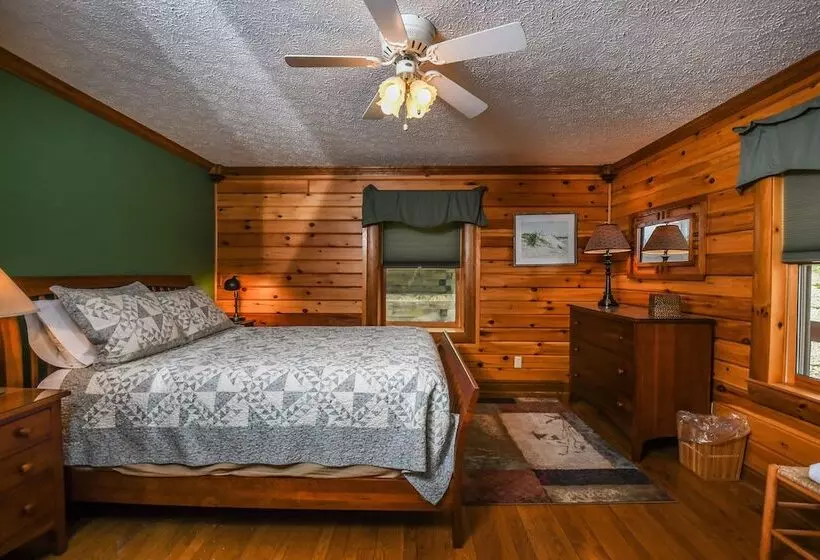Schmidt Lodge