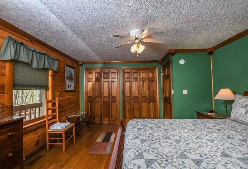 Schmidt Lodge