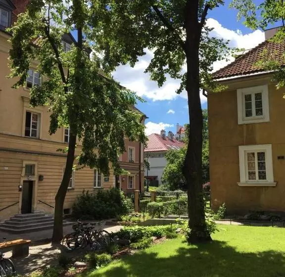 Comfortable Old Town Apartment