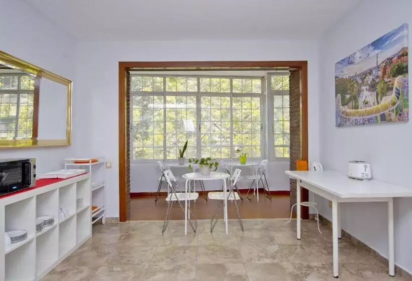 Хостел Barcelona City Seven