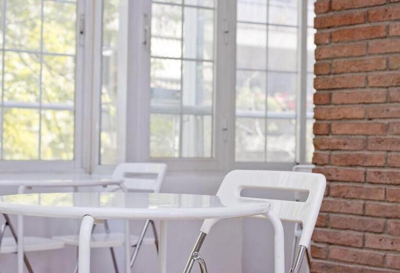 Хостел Barcelona City Seven