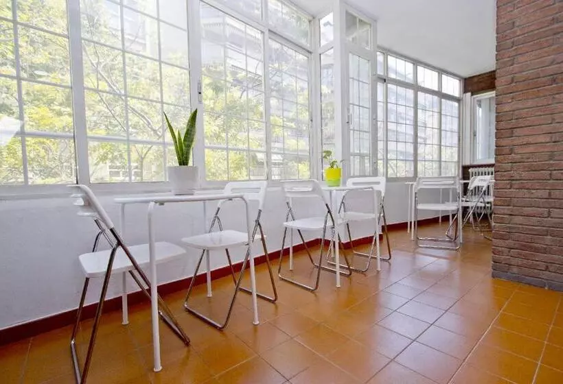 Хостел Barcelona City Seven