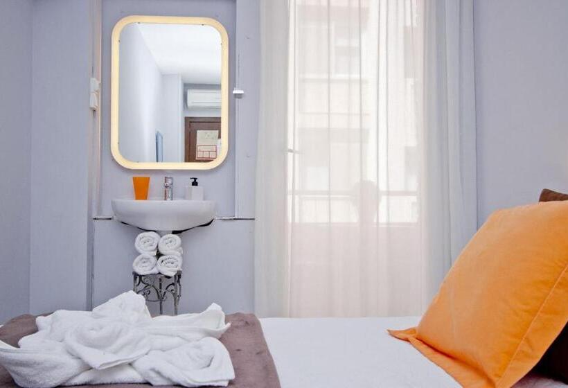 Хостел Barcelona City Seven