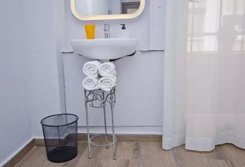 Хостел Barcelona City Seven