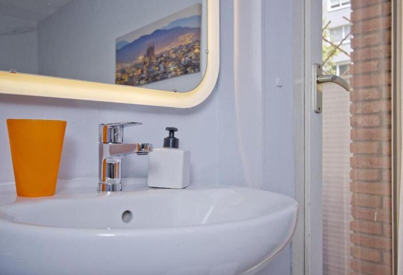 Хостел Barcelona City Seven