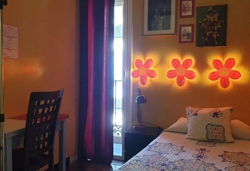 مسافرخانه Casa De Huespedes Dolce Vita