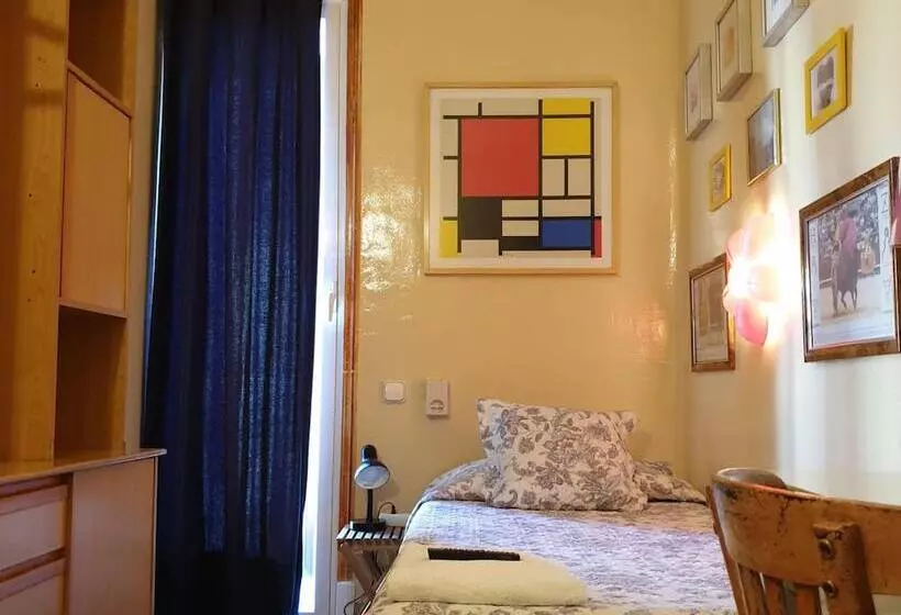 مسافرخانه Casa De Huespedes Dolce Vita