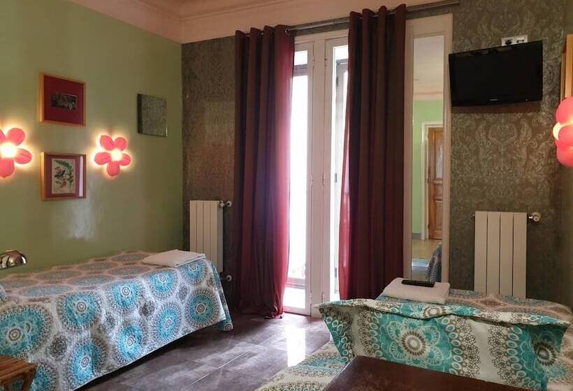 مسافرخانه Casa De Huespedes Dolce Vita