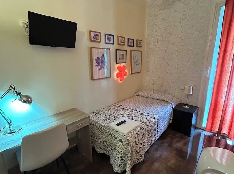 مسافرخانه Casa De Huespedes Dolce Vita