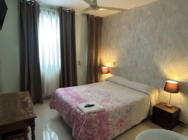 مسافرخانه Casa De Huespedes Dolce Vita