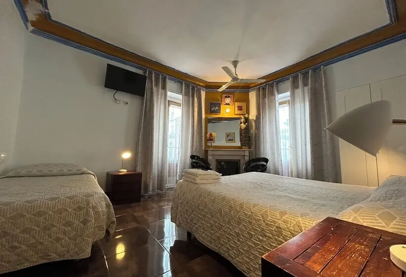مسافرخانه Casa De Huespedes Dolce Vita