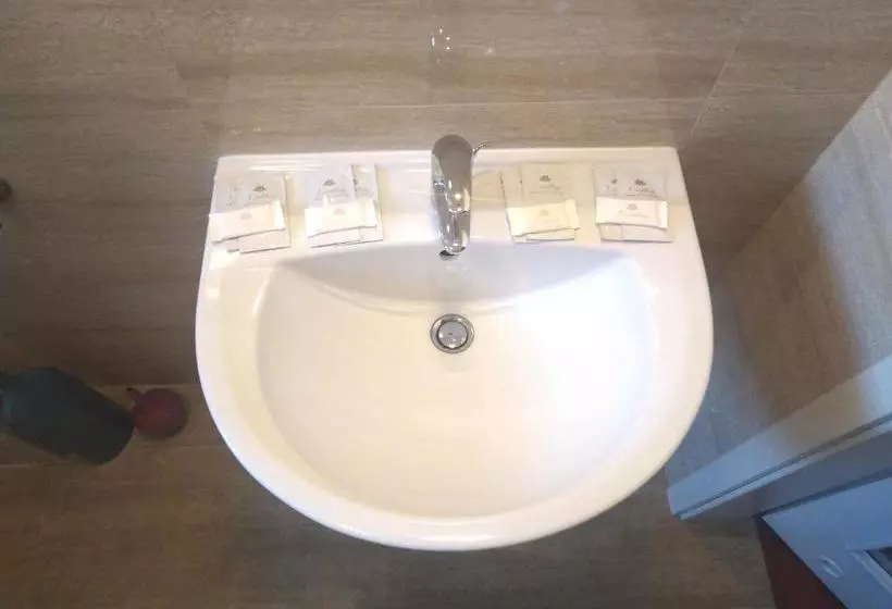 Hotelli American House Hennela