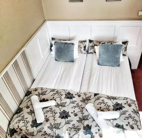 Hotelli American House Hennela