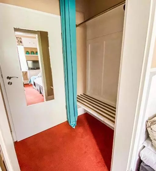 Hotelli American House Hennela