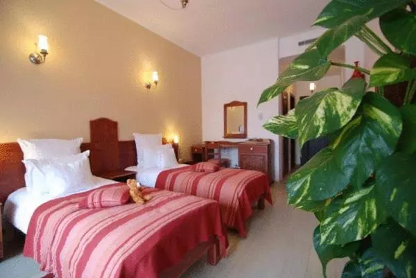 Отель Ezio House