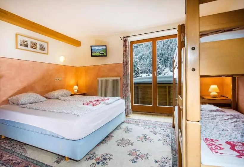 בית מלון כפרי Alpengasthof Paletti