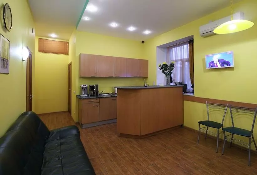 ホテル Guest Rooms Nevsky 150