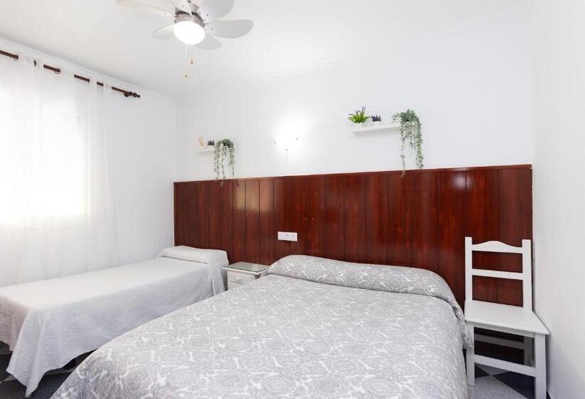 Отель Hostal Restaurante La Giralda