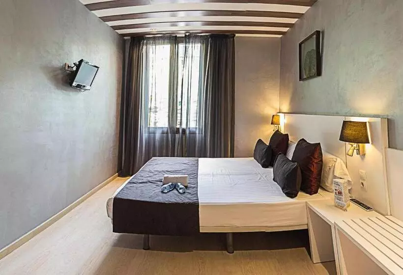 هتل Hostemplo Sagrada Familia