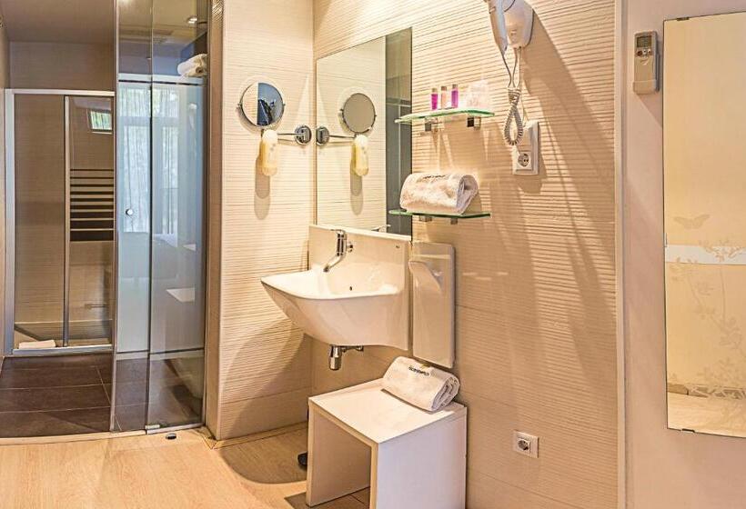 هتل Hostemplo Sagrada Familia