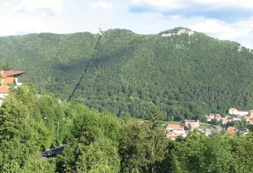 Hotelli Pensiunea Warthe