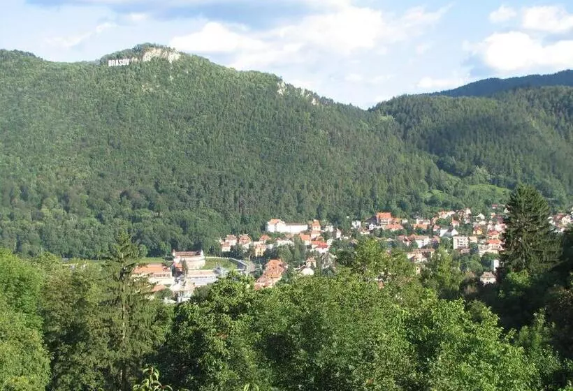 Hotelli Pensiunea Warthe