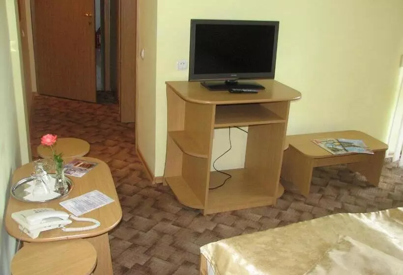 Hotelli Pensiunea Warthe