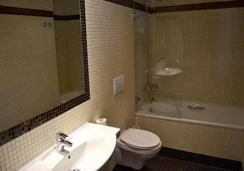 هتل Praha Liberec