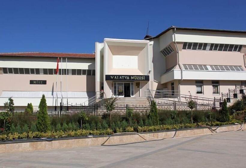 בית מלון כפרי Ramada Plaza Altin Kayisi