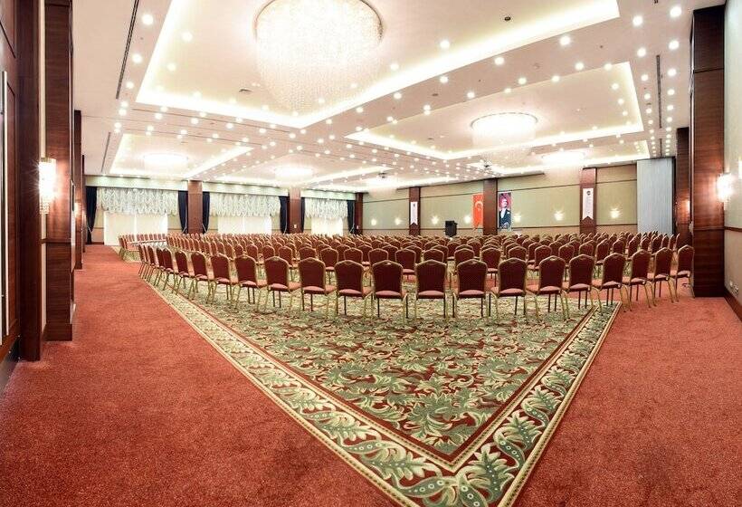 בית מלון כפרי Ramada Plaza Altin Kayisi