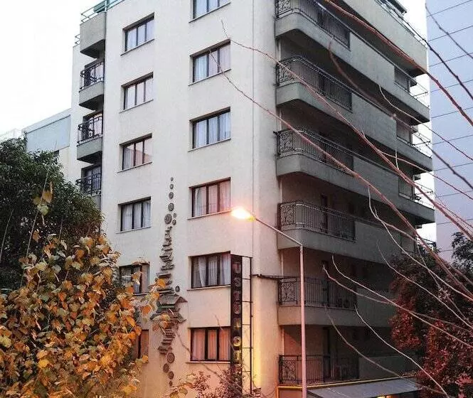 üstün Otel Alsancak